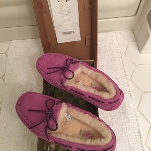 UGG slide on -BRAND NEW never worn !